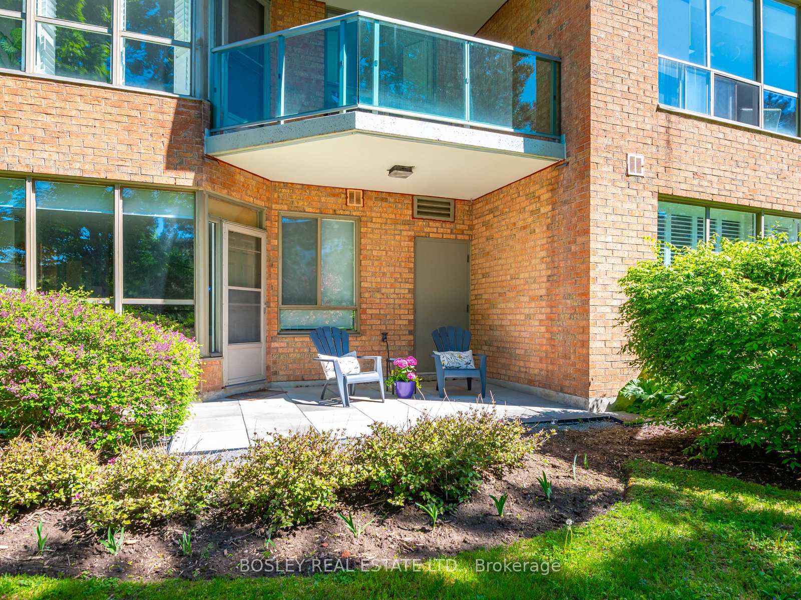 Photo 14 of Unit 110, 14924 Yonge Street, Aurora, Aurora Highlands — HOMEH