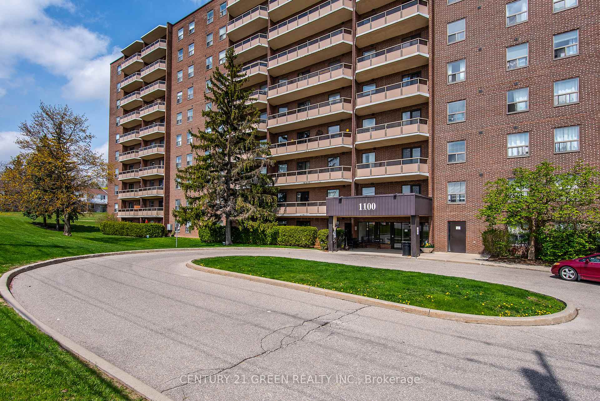 Photo 2 of Unit 702, 1100 Courtland Avenue E, Kitchener — HOMEH