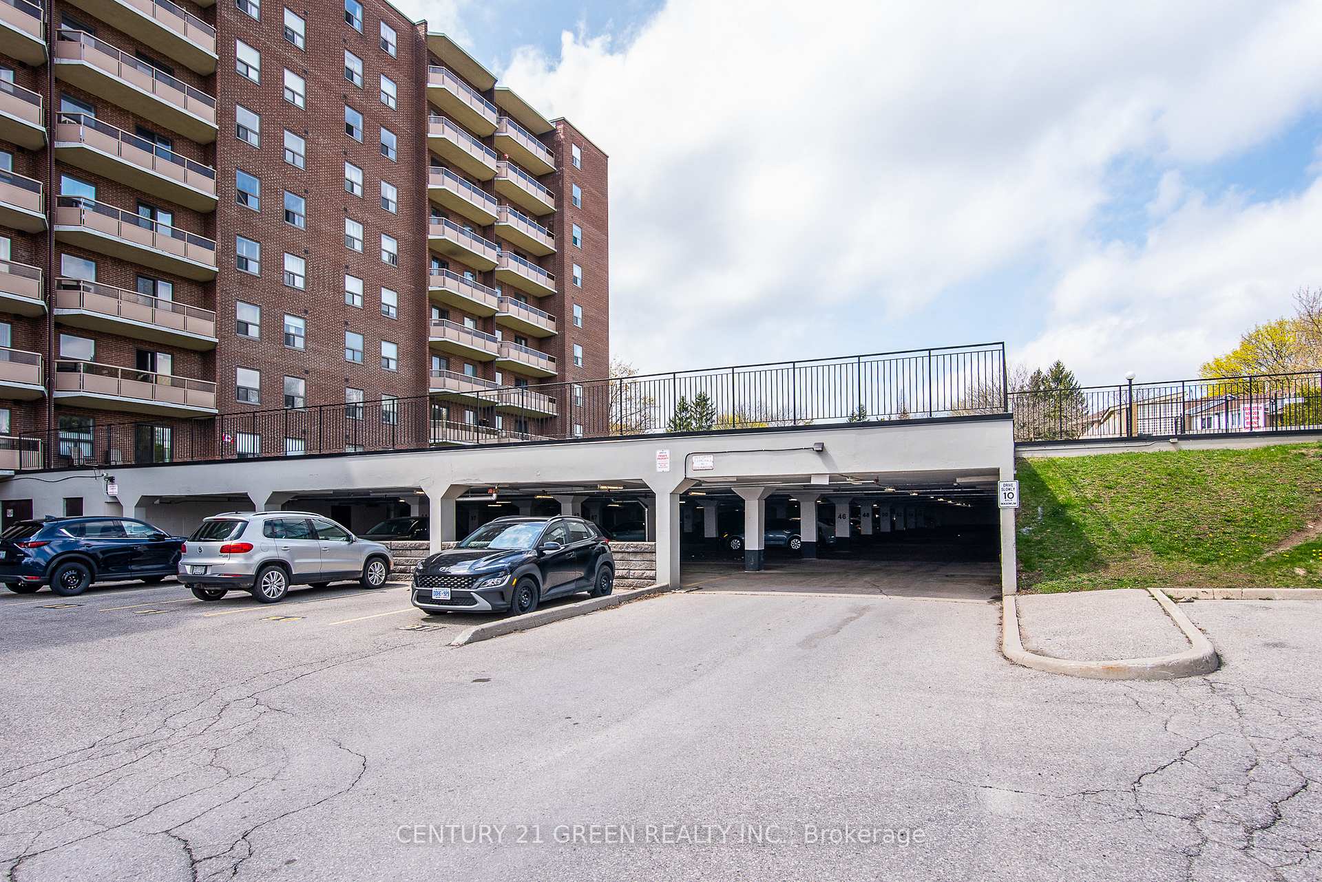 Photo 4 of Unit 702, 1100 Courtland Avenue E, Kitchener — HOMEH