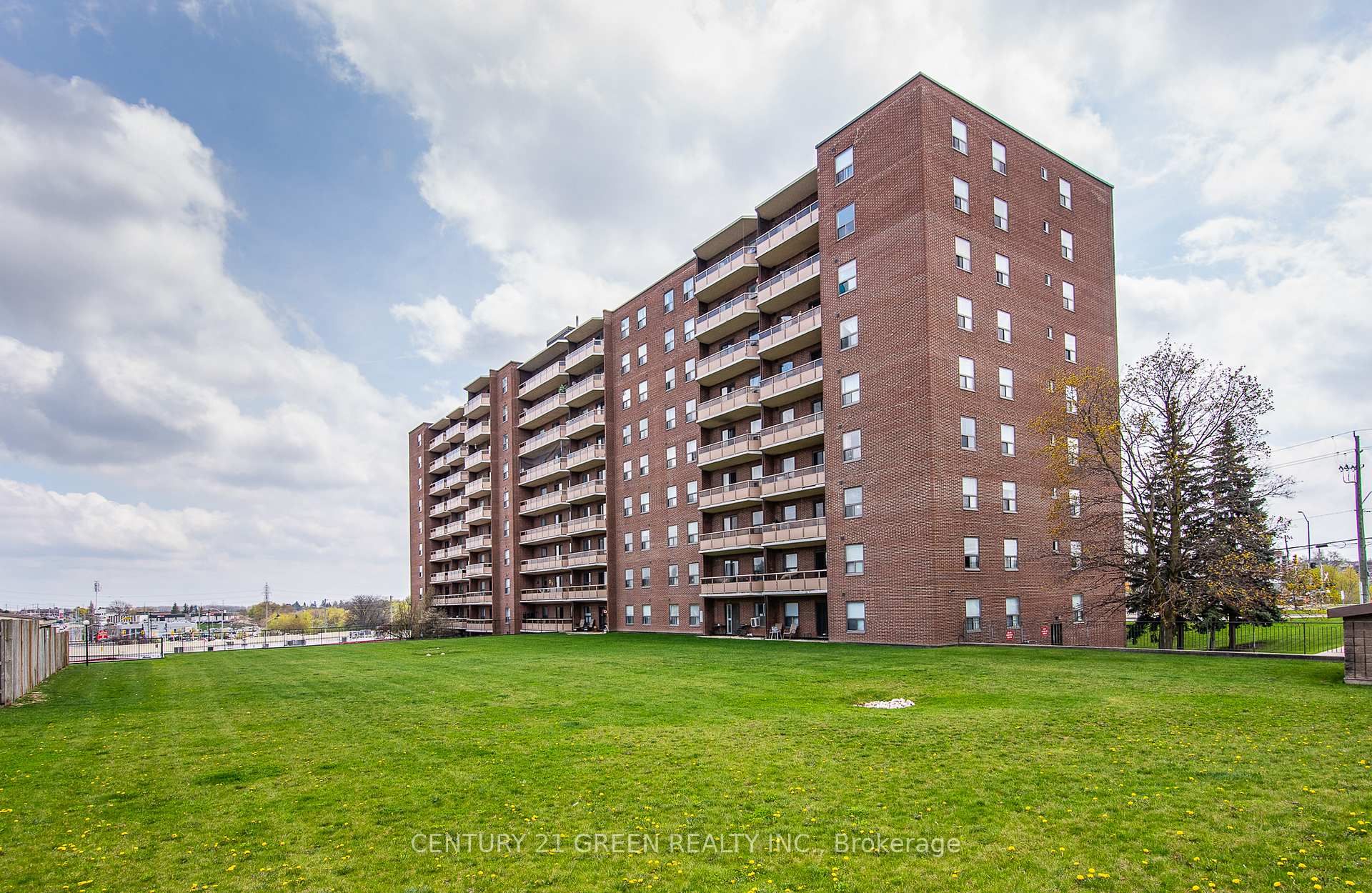 Photo 5 of Unit 702, 1100 Courtland Avenue E, Kitchener — HOMEH