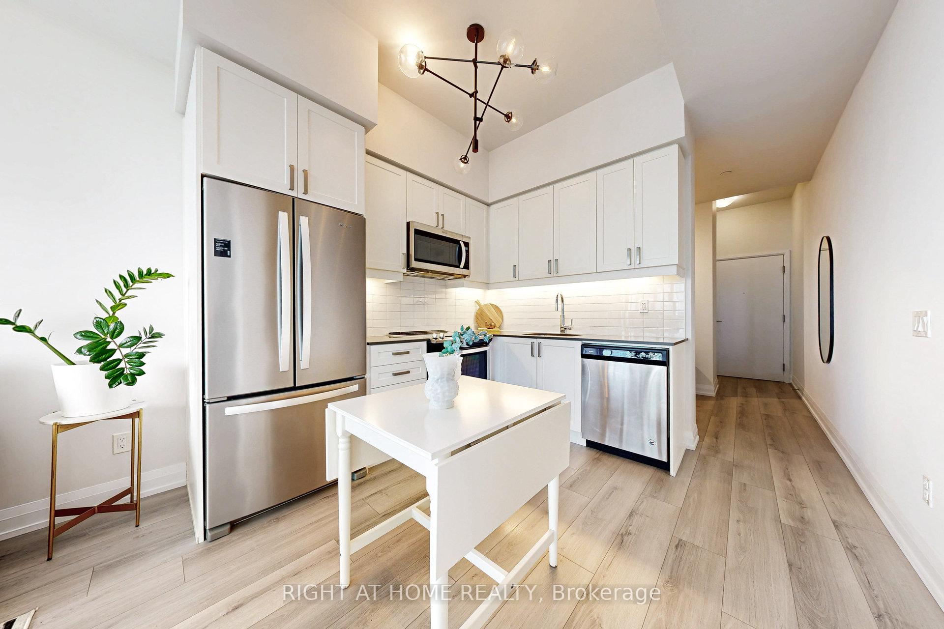 Photo 9 of Unit 907, 7895 Jane Street, Vaughan, Concord — HOMEH