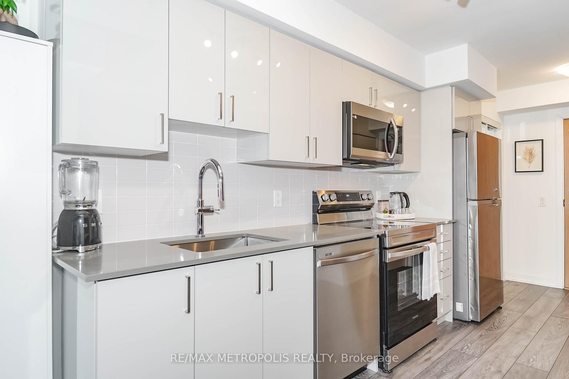 Photo 4 of Unit 305, 1455 Celebration Drive, Pickering, Bay Ridges — HOMEH
