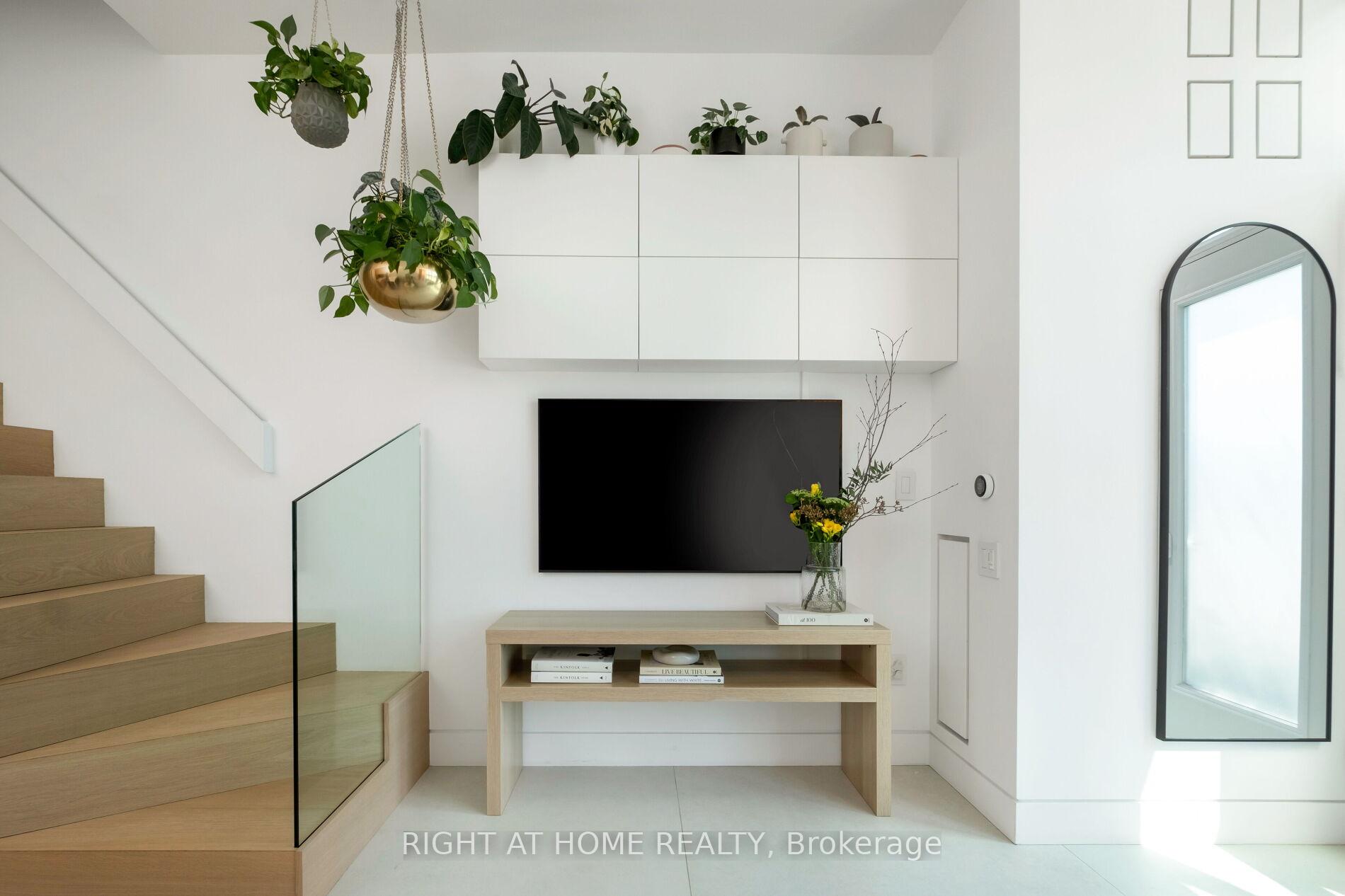 Photo 1 of Unit TH3, 1048 Broadview Avenue, Toronto, Broadview North — HOMEH