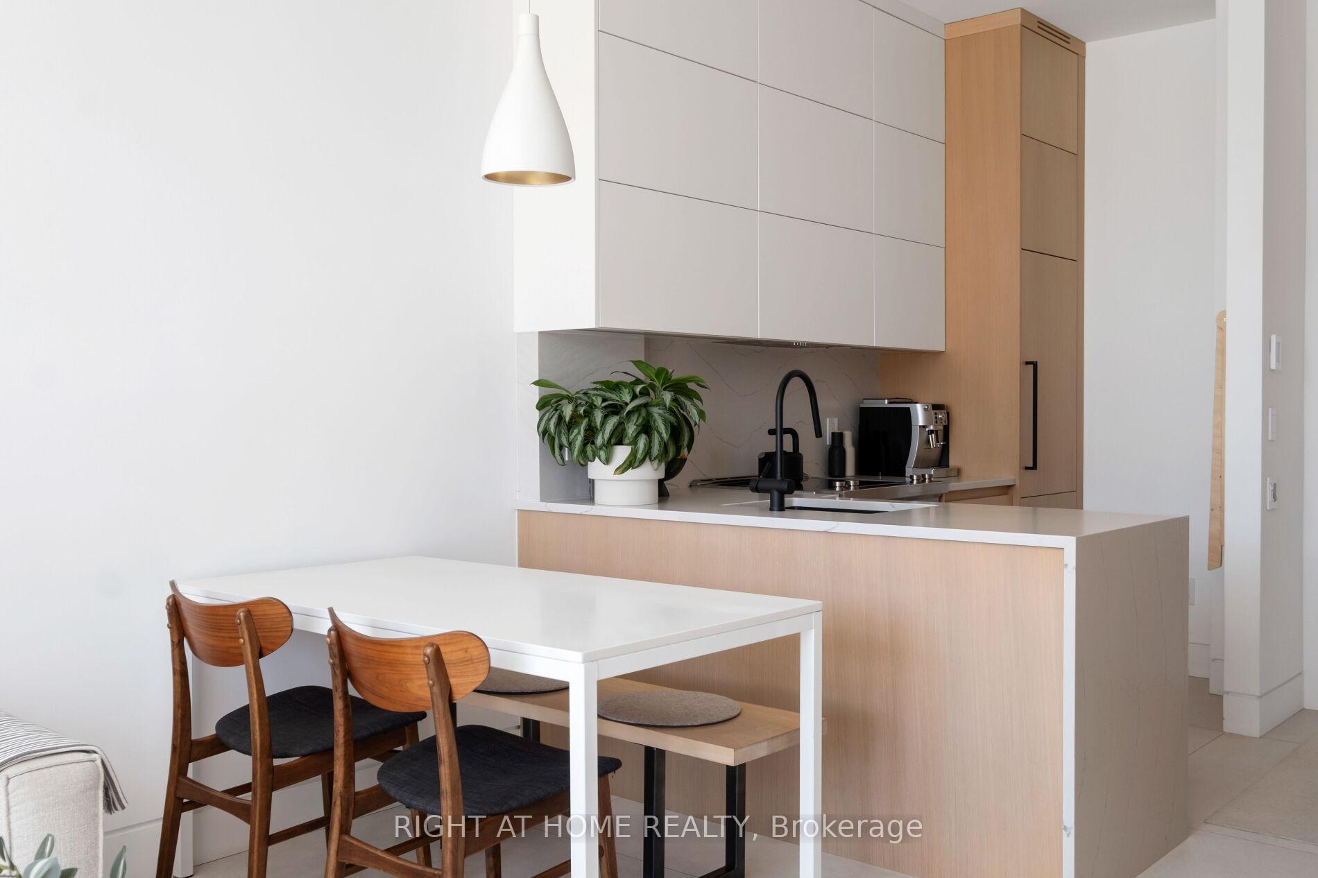 Photo 3 of Unit TH3, 1048 Broadview Avenue, Toronto, Broadview North — HOMEH