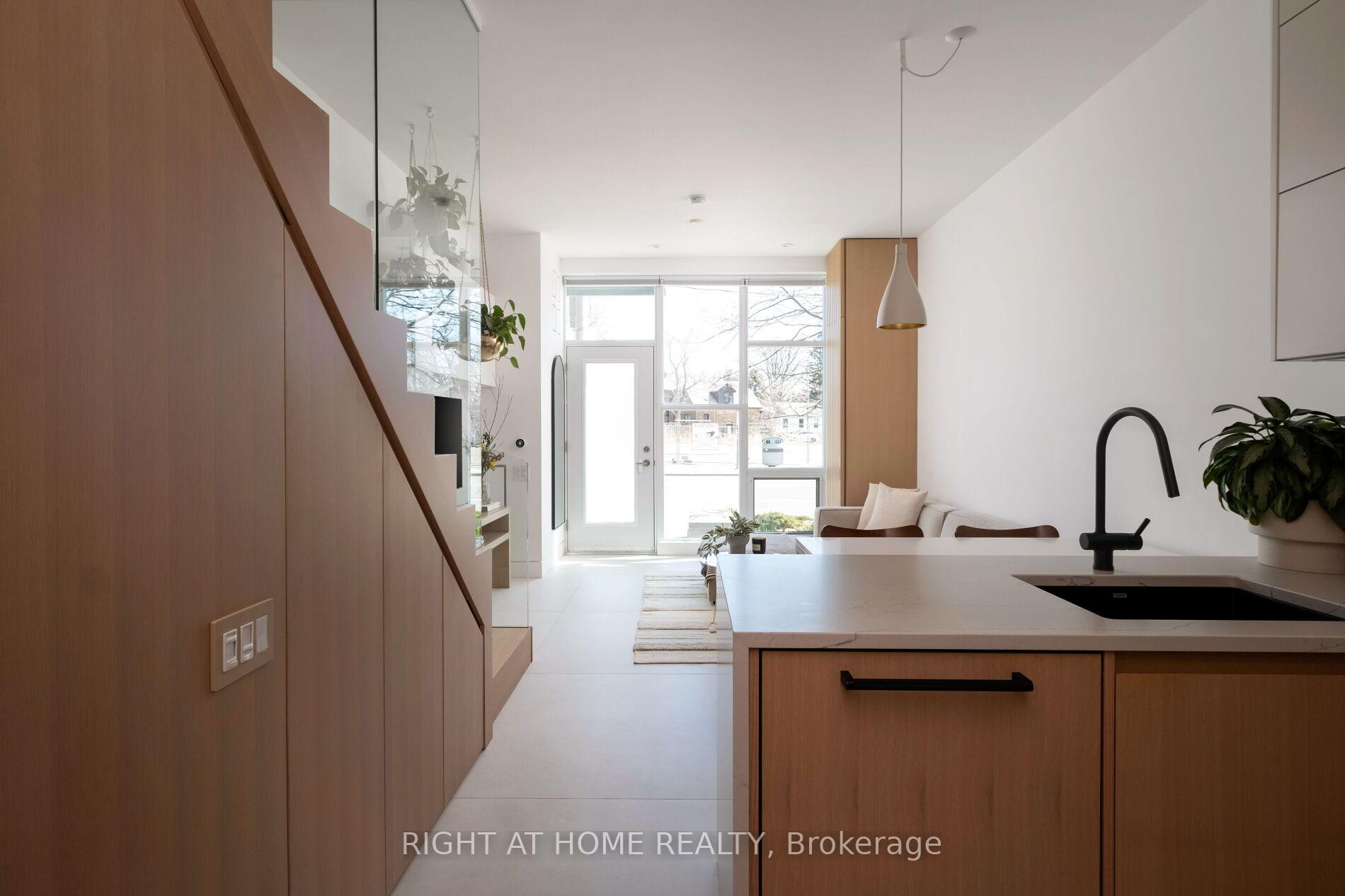 Photo 4 of Unit TH3, 1048 Broadview Avenue, Toronto, Broadview North — HOMEH