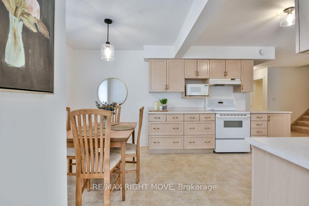 Photo 5 of Unit 304, 30 Museum Drive, Orillia — HOMEH