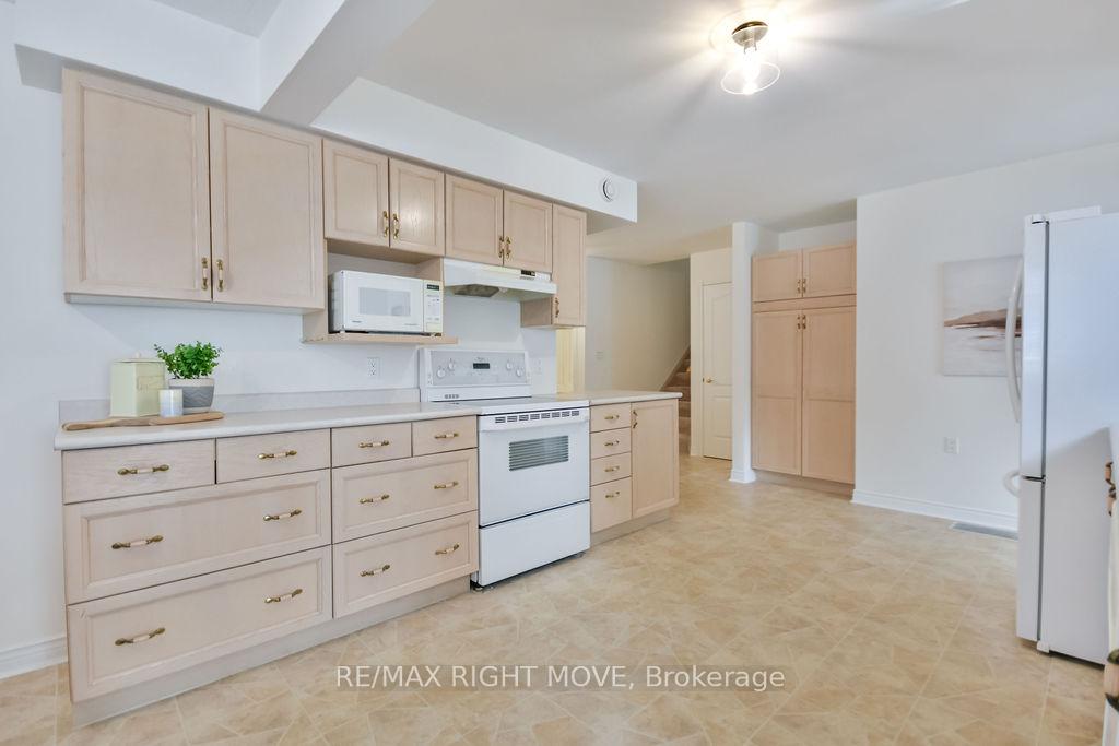Photo 12 of Unit 304, 30 Museum Drive, Orillia — HOMEH