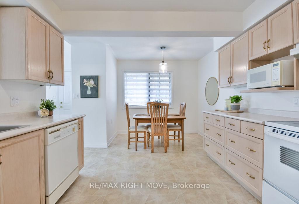 Photo 10 of Unit 304, 30 Museum Drive, Orillia — HOMEH