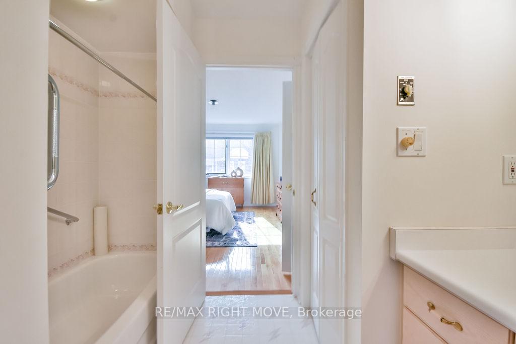 Photo 22 of Unit 304, 30 Museum Drive, Orillia — HOMEH