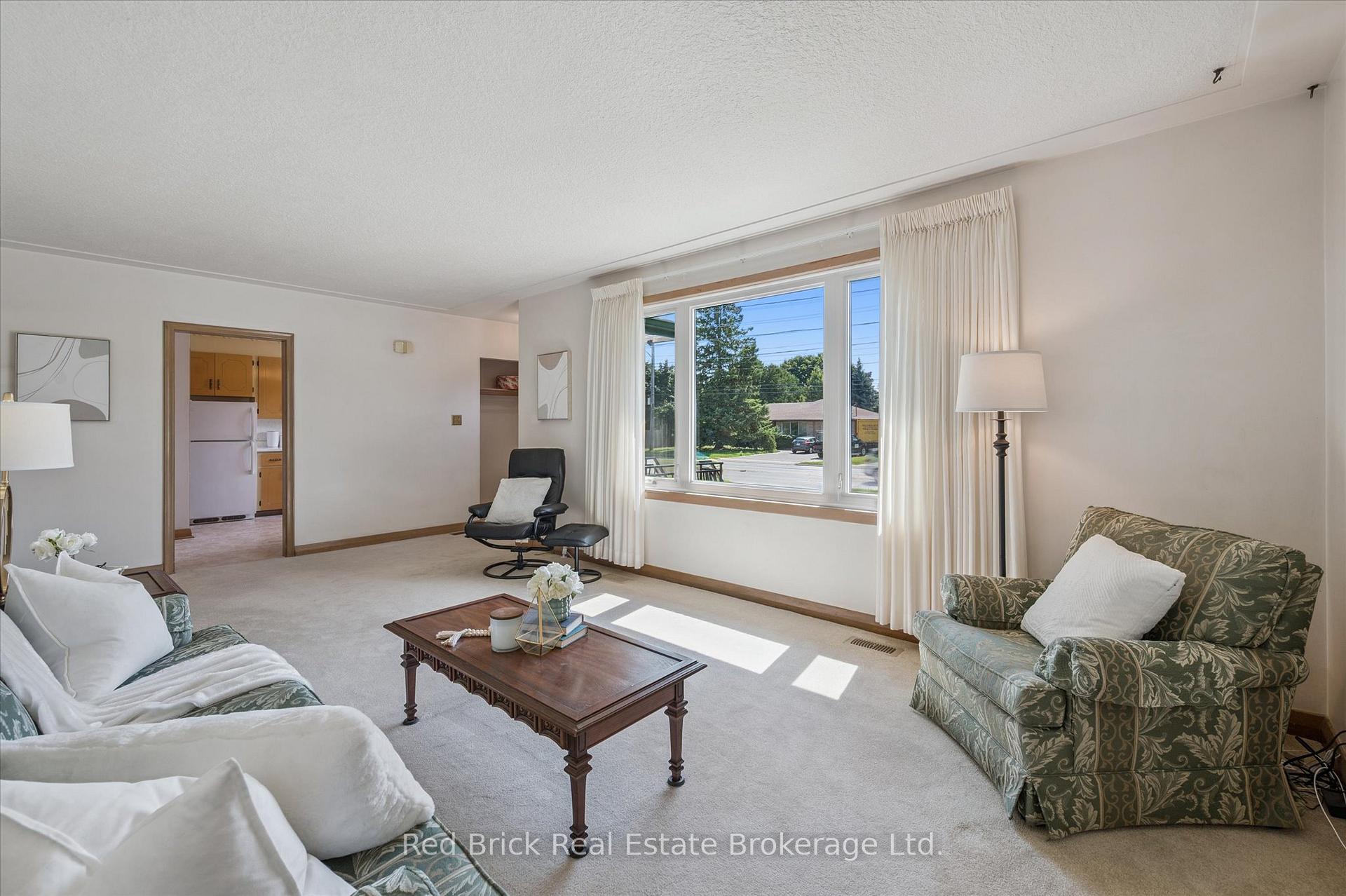 Photo 8 of 260 Speedvale Avenue E, Guelph, Riverside Park — HOMEH