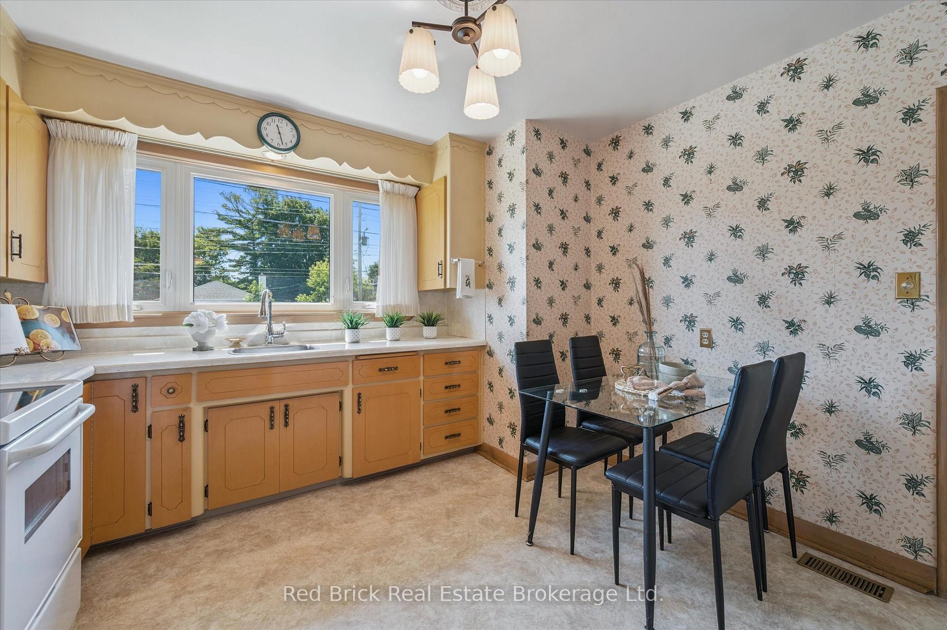 Photo 9 of 260 Speedvale Avenue E, Guelph, Riverside Park — HOMEH