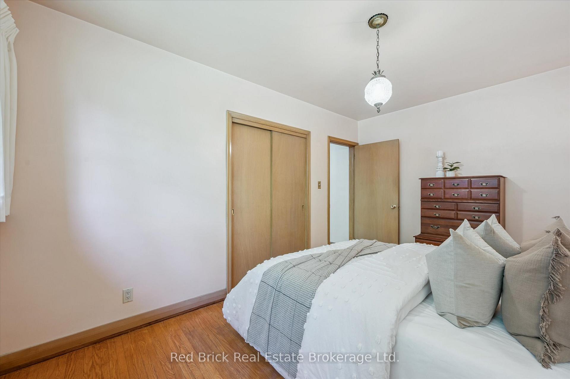 Photo 14 of 260 Speedvale Avenue E, Guelph, Riverside Park — HOMEH