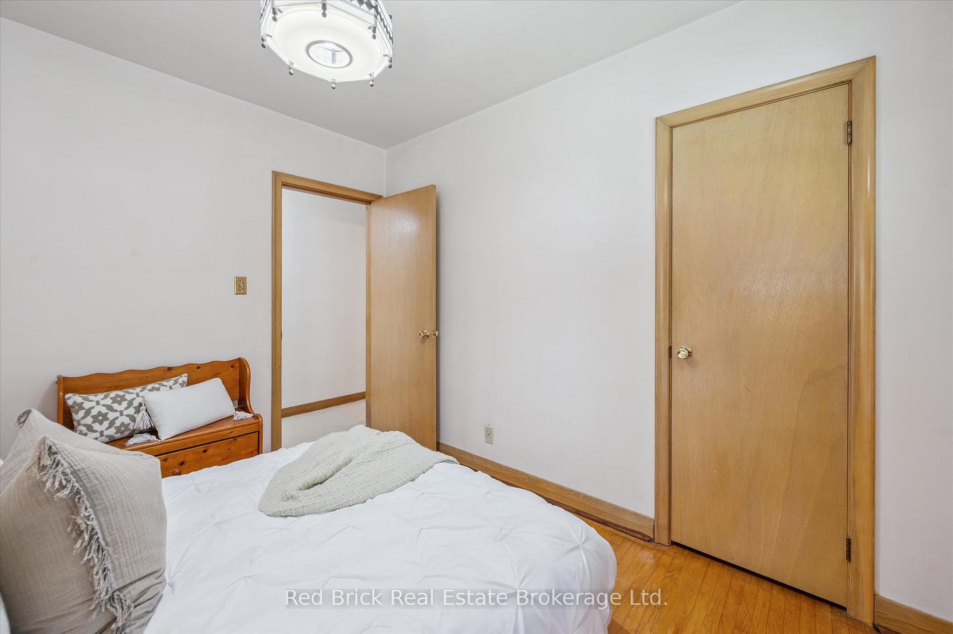 Photo 16 of 260 Speedvale Avenue E, Guelph, Riverside Park — HOMEH