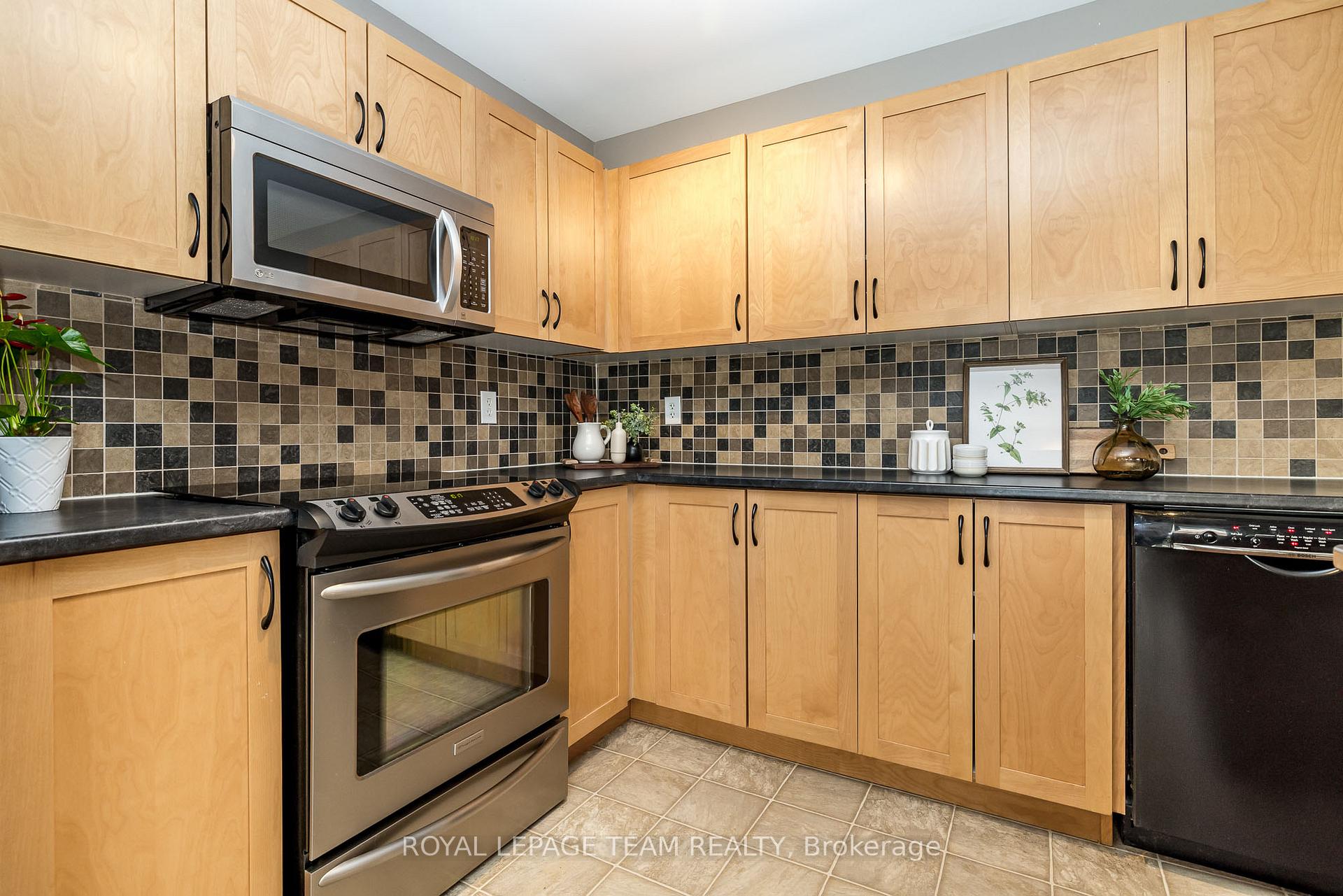 Photo 15 of 2315 River Mist Road, Ottawa, Barrhaven - Half Moon Bay — HOMEH
