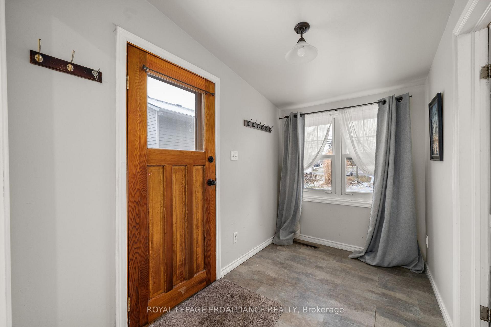 Photo 6 of 89 Avondale Road, Belleville, Belleville Ward — HOMEH