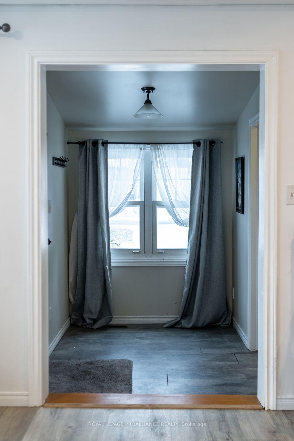 Photo 8 of 89 Avondale Road, Belleville, Belleville Ward — HOMEH