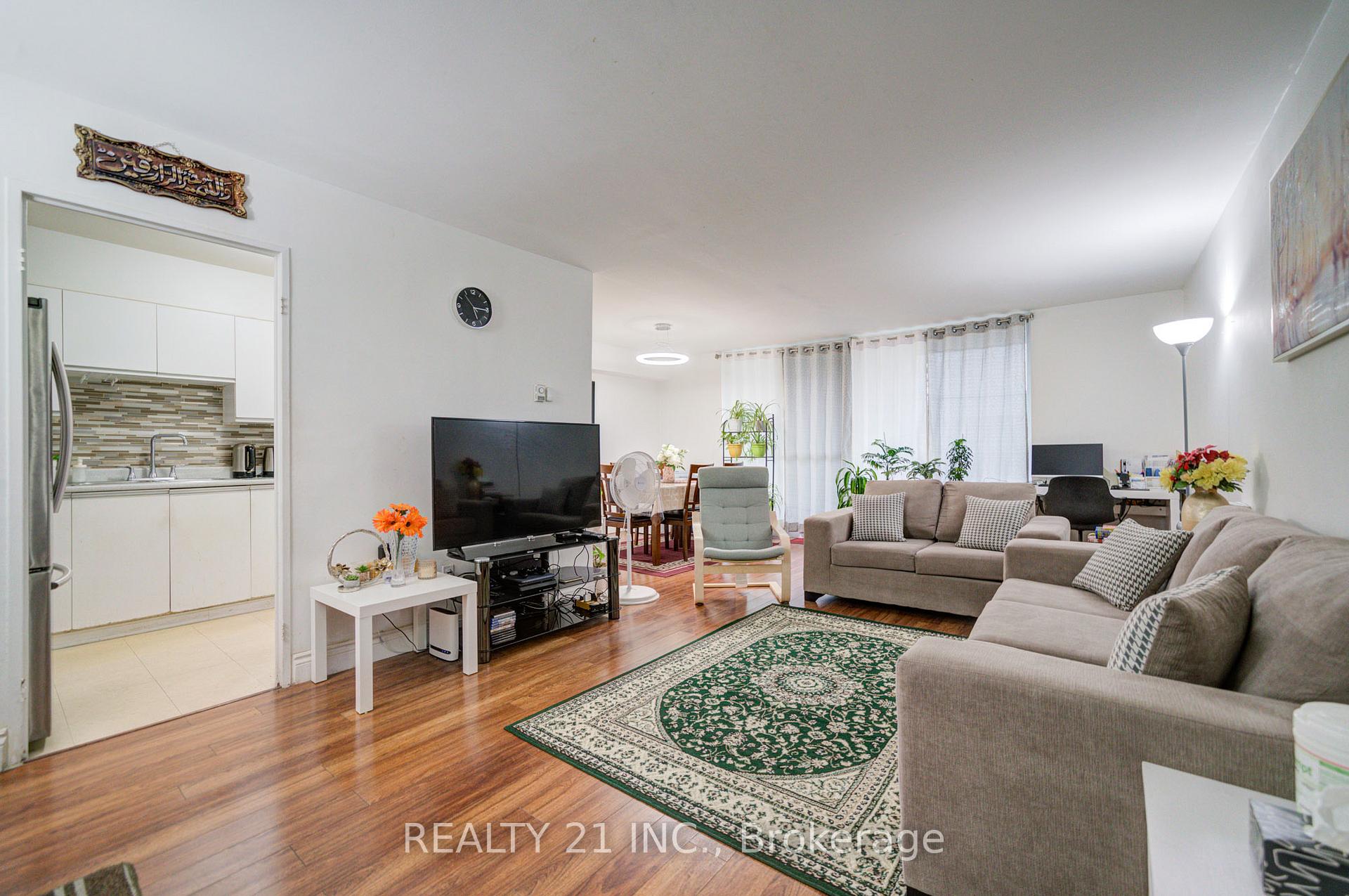 Photo 4 of Unit 1911, 5 Massey Square, Toronto, Crescent Town — HOMEH