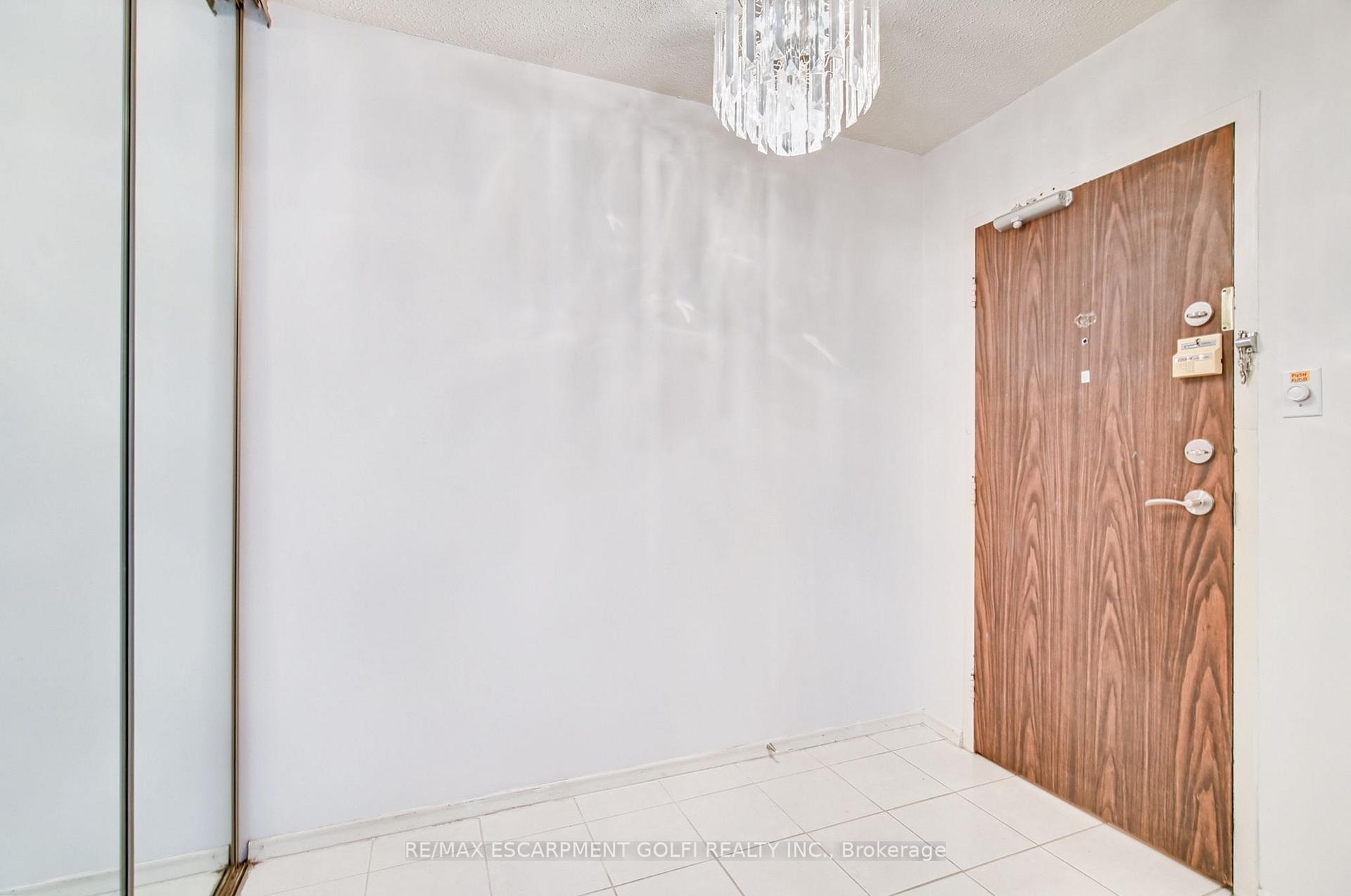 Photo 3 of Unit 1804, 75 Queen Street, Hamilton, Strathcona — HOMEH