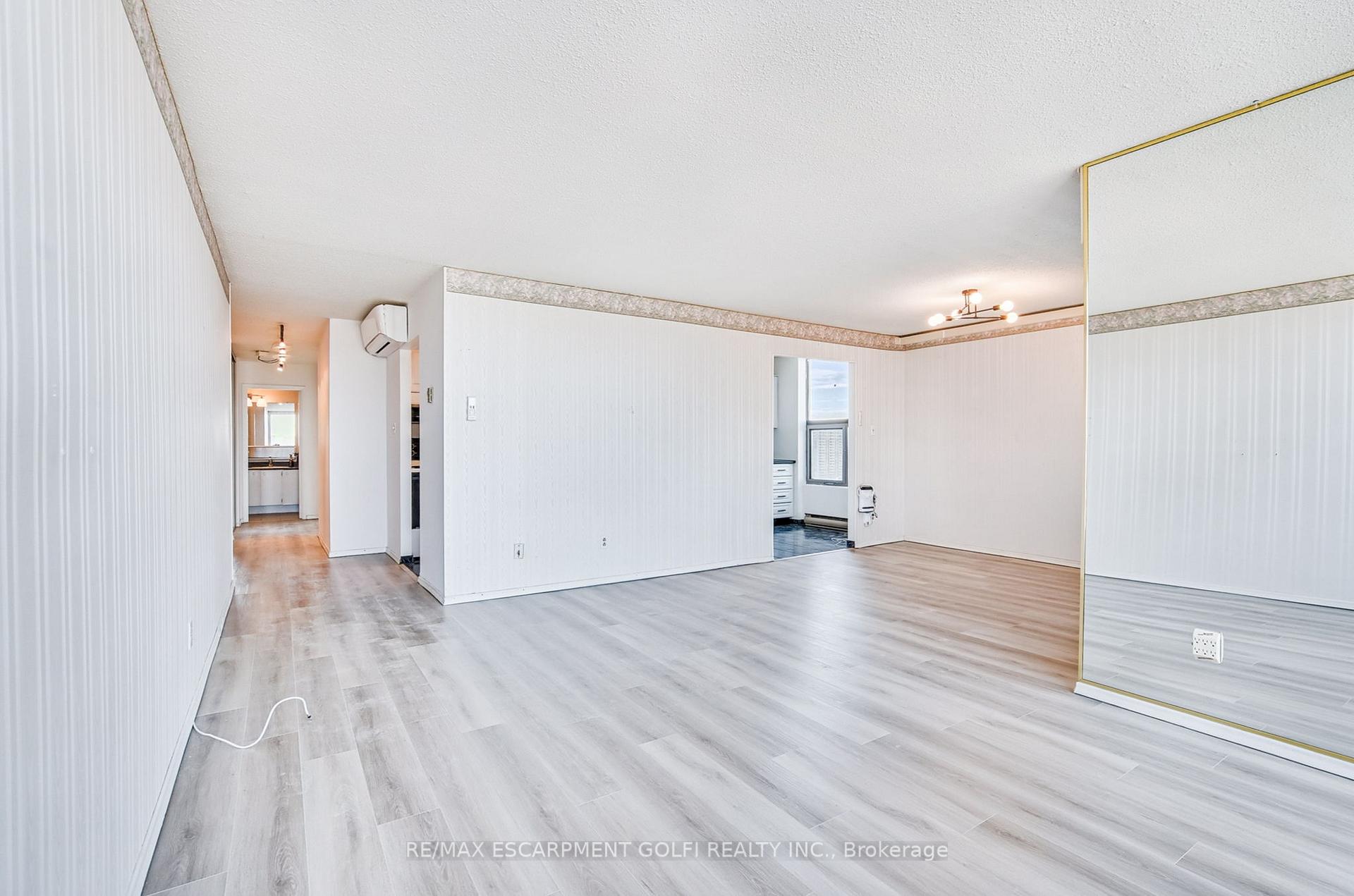 Photo 8 of Unit 1804, 75 Queen Street, Hamilton, Strathcona — HOMEH