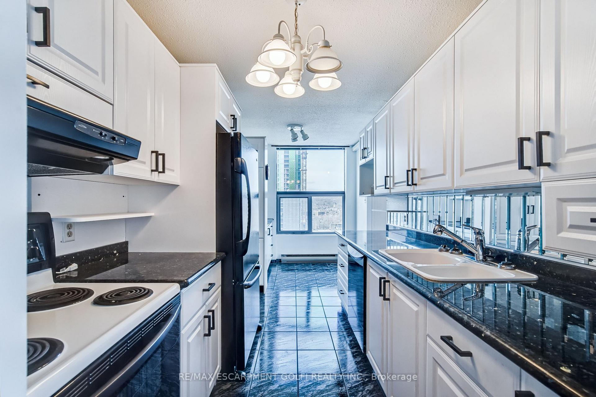 Photo 14 of Unit 1804, 75 Queen Street, Hamilton, Strathcona — HOMEH