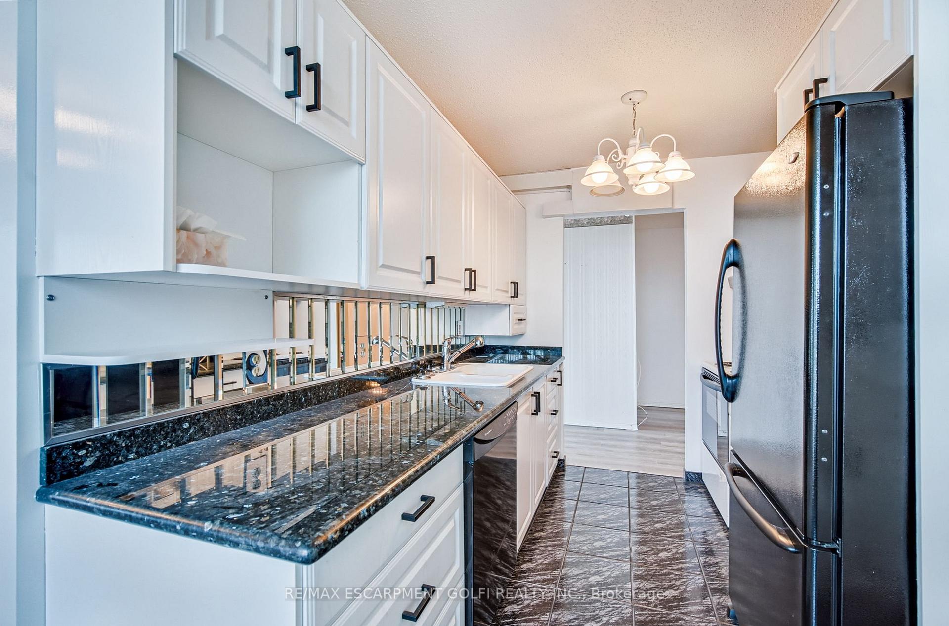 Photo 13 of Unit 1804, 75 Queen Street, Hamilton, Strathcona — HOMEH
