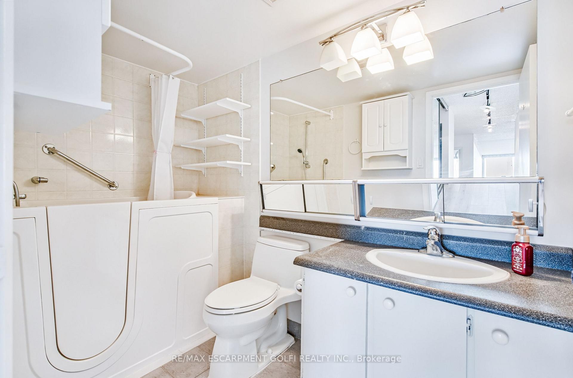 Photo 16 of Unit 1804, 75 Queen Street, Hamilton, Strathcona — HOMEH