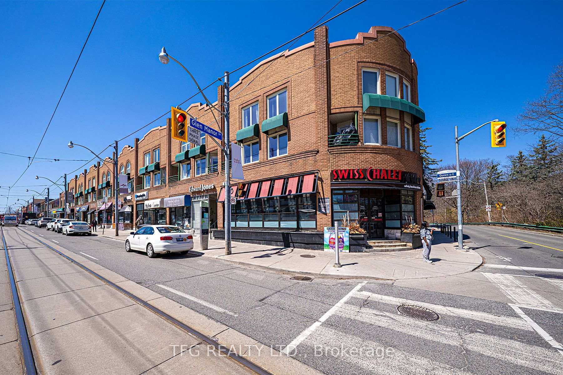 Front of Unit 7, 120 Glen Manor Drive