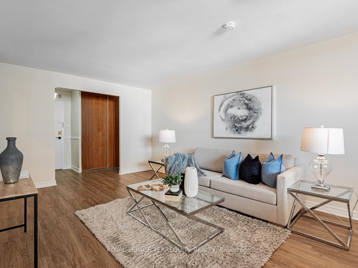 Photo 4 of Unit 503, 3420 Eglinton Avenue E, Scarborough, Scarborough Village — HOMEH