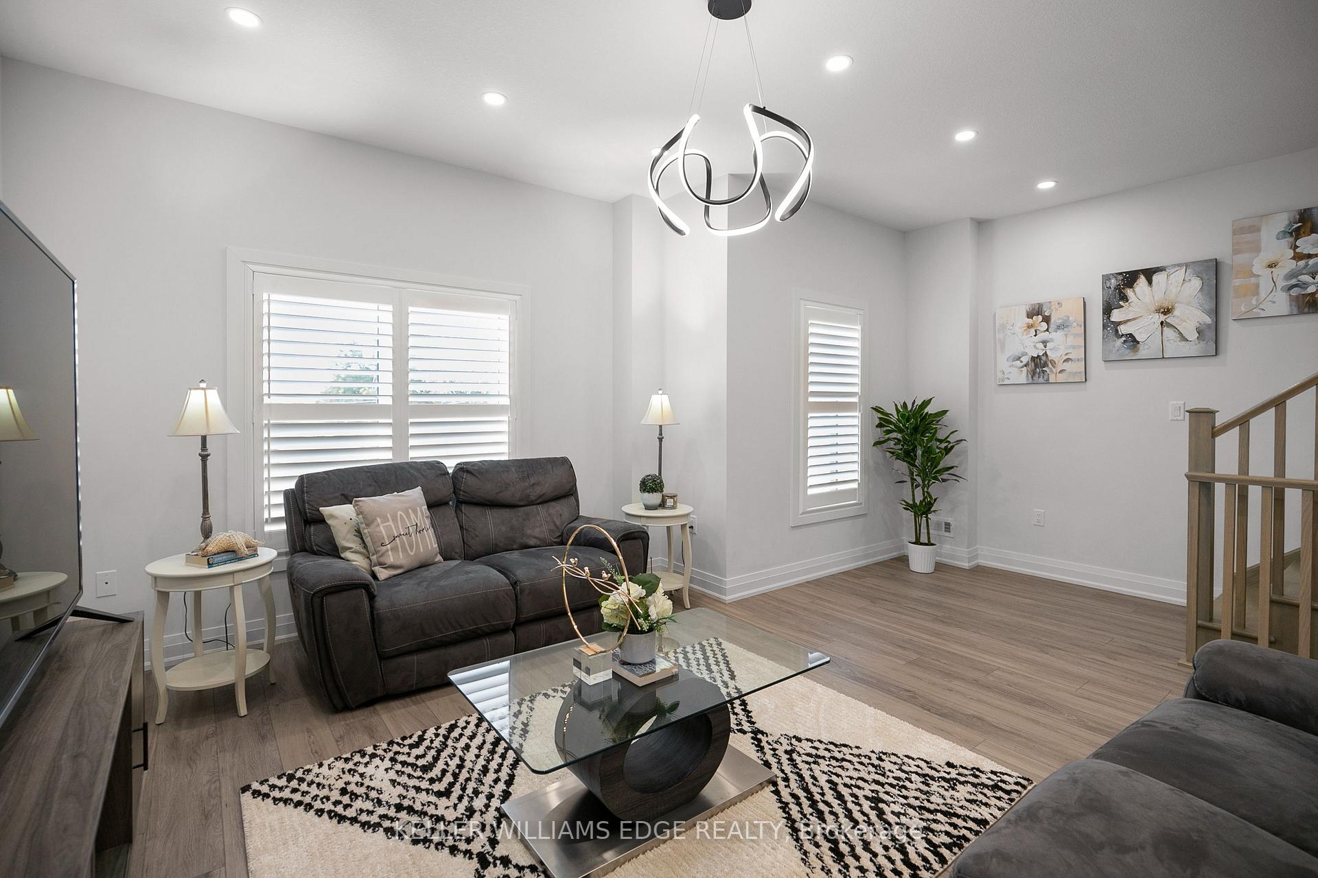 Photo 13 of 3293 Homestead Drive, Hamilton, Mount Hope — HOMEH