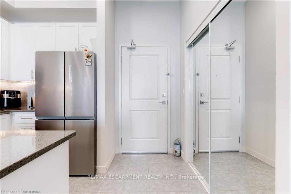 Photo 8 of Unit 404, 35 Southshore Crescent, Hamilton, Stoney Creek — HOMEH