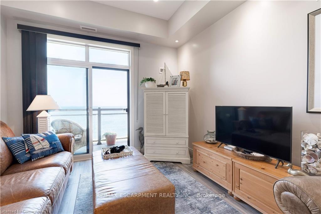 Photo 10 of Unit 404, 35 Southshore Crescent, Hamilton, Stoney Creek — HOMEH