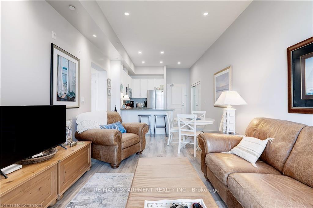 Photo 5 of Unit 404, 35 Southshore Crescent, Hamilton, Stoney Creek — HOMEH
