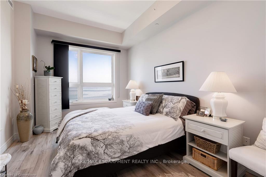 Photo 13 of Unit 404, 35 Southshore Crescent, Hamilton, Stoney Creek — HOMEH