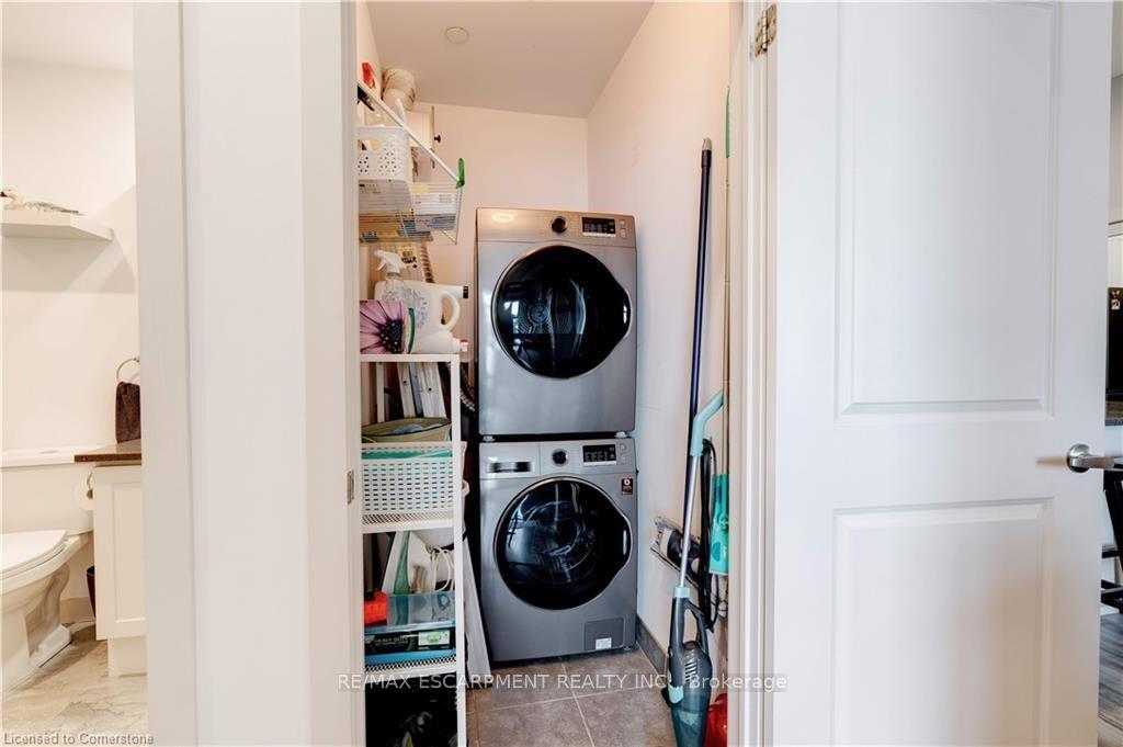 Photo 12 of Unit 404, 35 Southshore Crescent, Hamilton, Stoney Creek — HOMEH