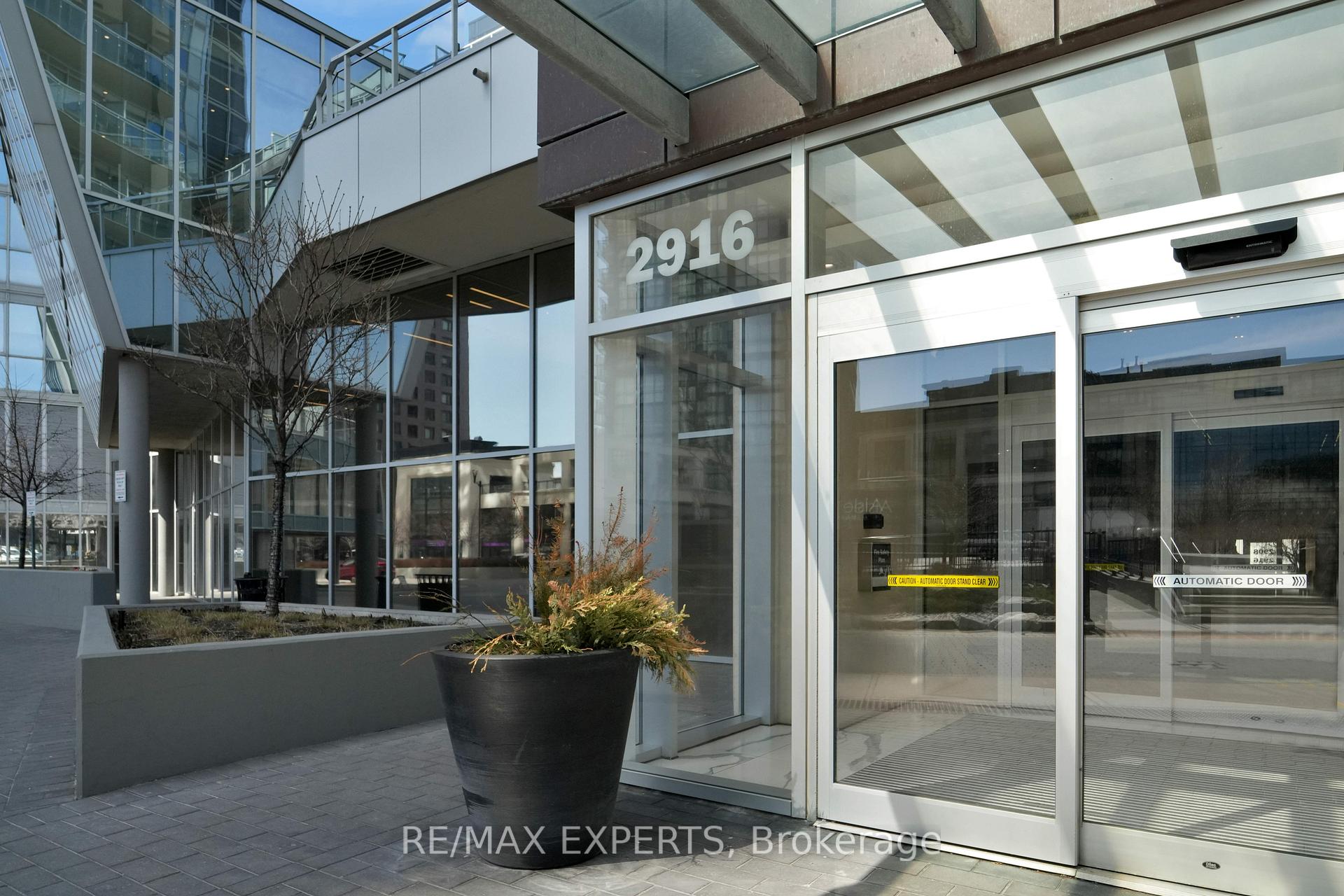 Photo 4 of Unit 706, 2916 Highway 7, Vaughan, Concord — HOMEH