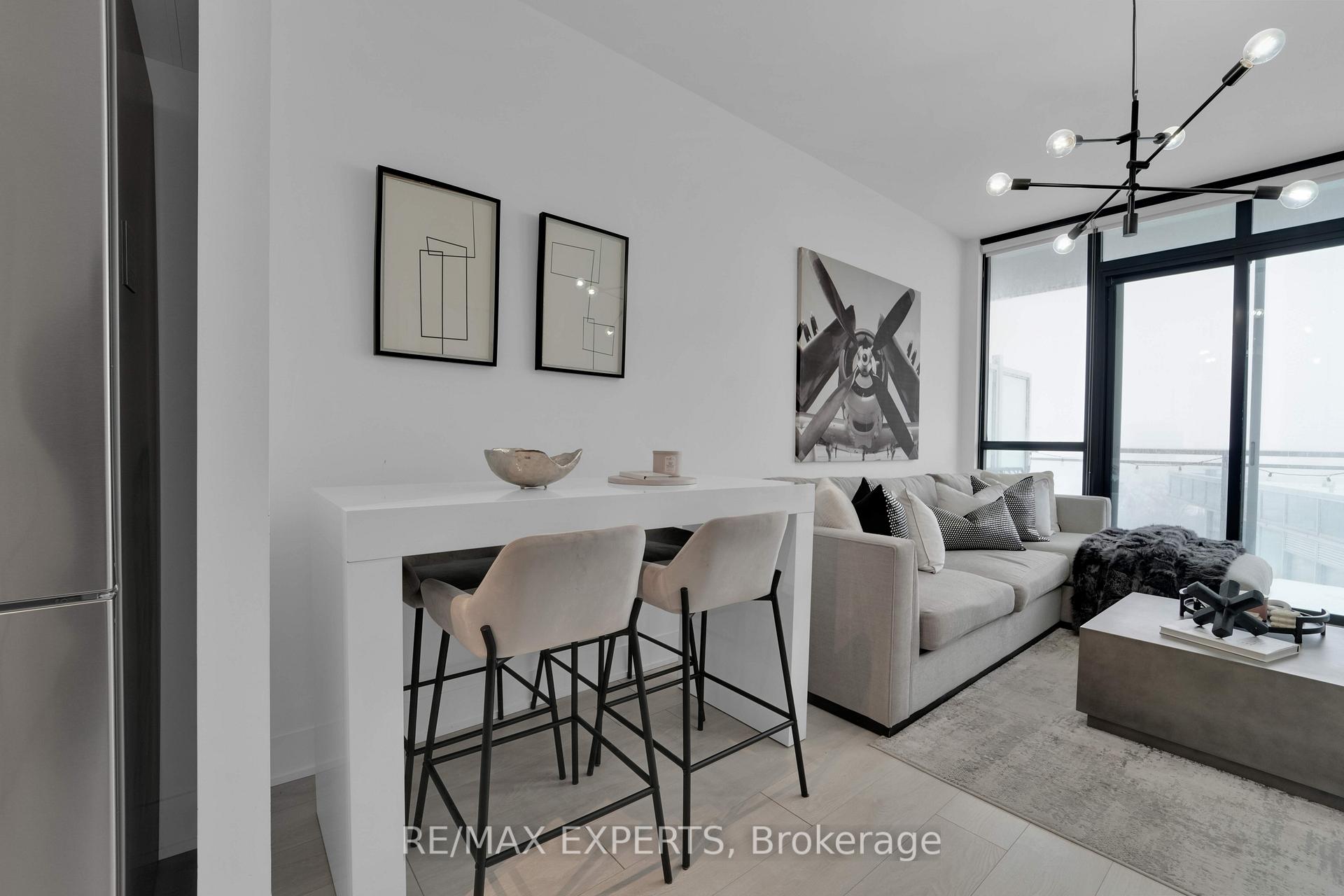Photo 8 of Unit 706, 2916 Highway 7, Vaughan, Concord — HOMEH