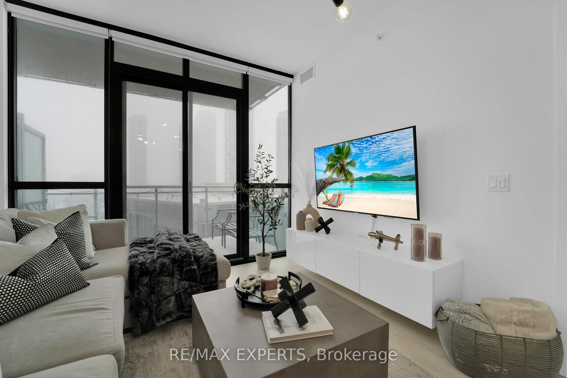 Photo 12 of Unit 706, 2916 Highway 7, Vaughan, Concord — HOMEH