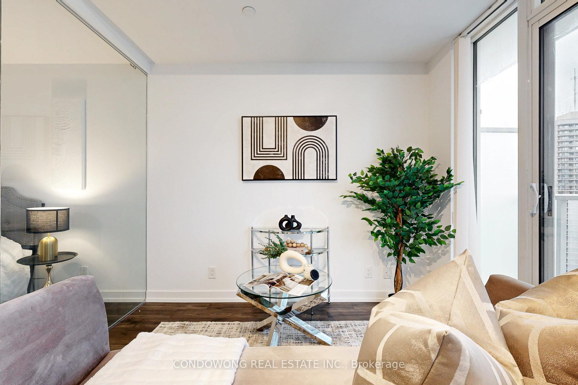 Photo 5 of Unit 1702, 33 Helendale Avenue, Toronto, Yonge-Eglinton — HOMEH