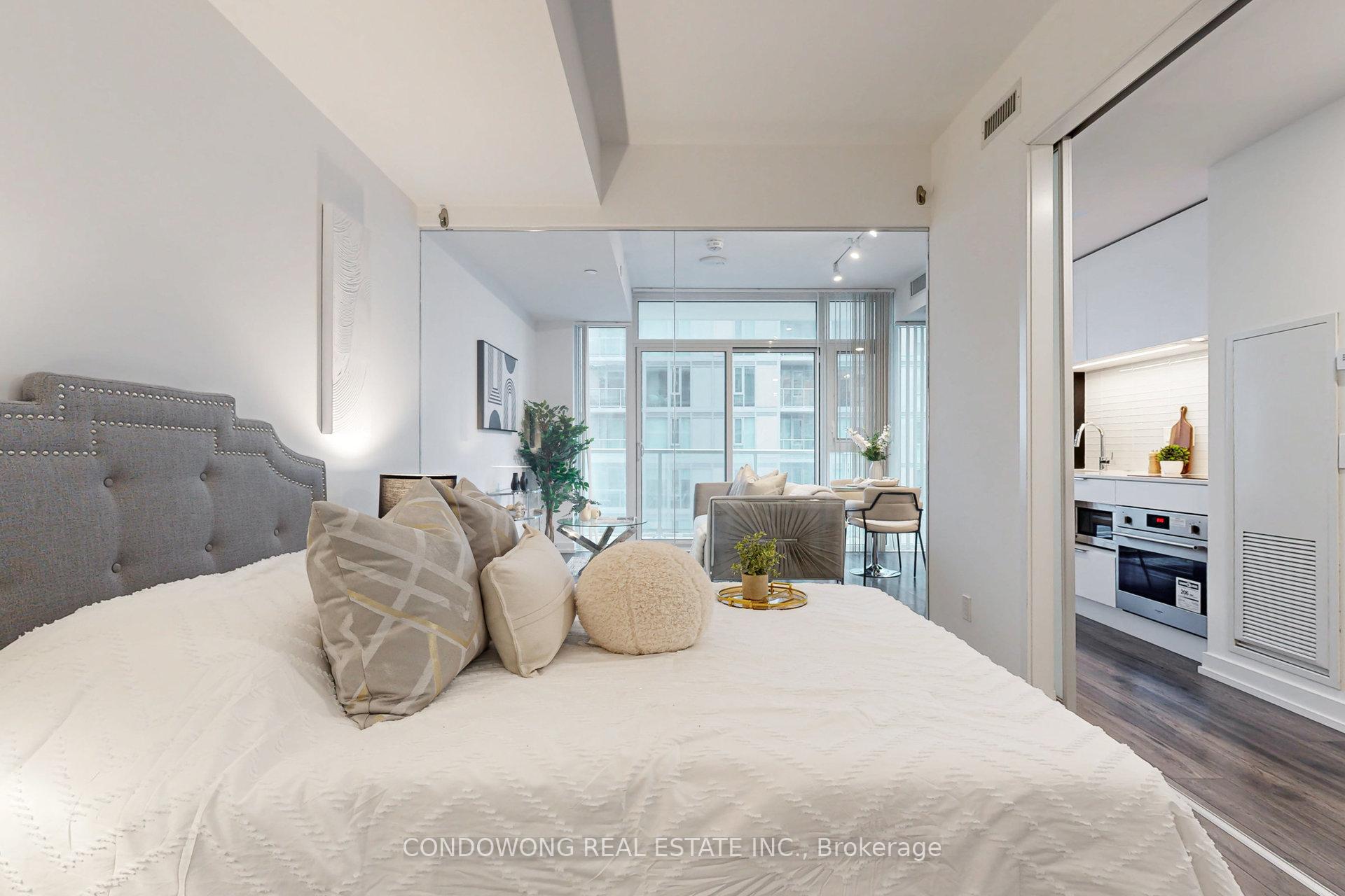 Photo 6 of Unit 1702, 33 Helendale Avenue, Toronto, Yonge-Eglinton — HOMEH