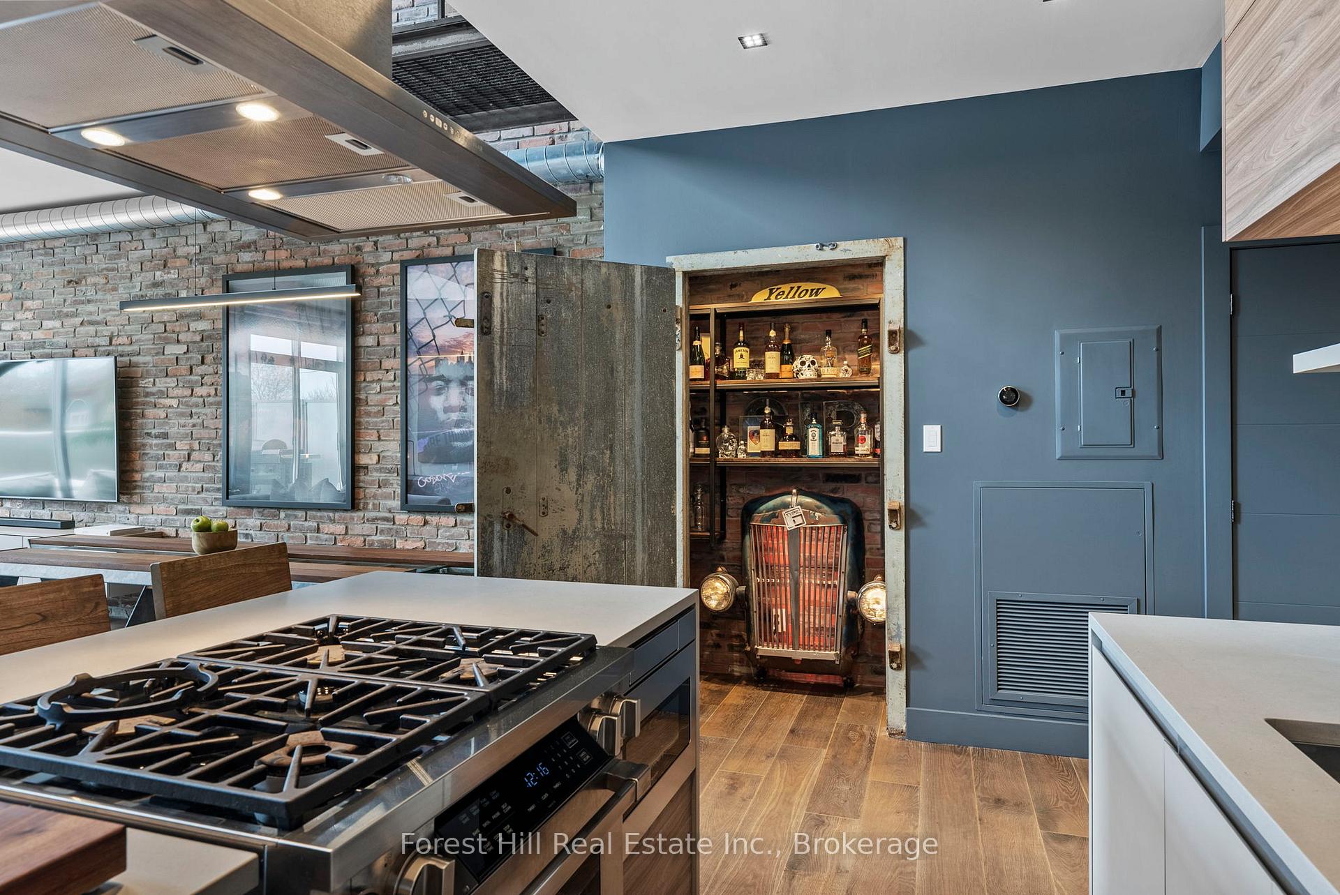 Photo 7 of Unit 306, 1842 Queen Street E, Toronto, The Beaches — HOMEH