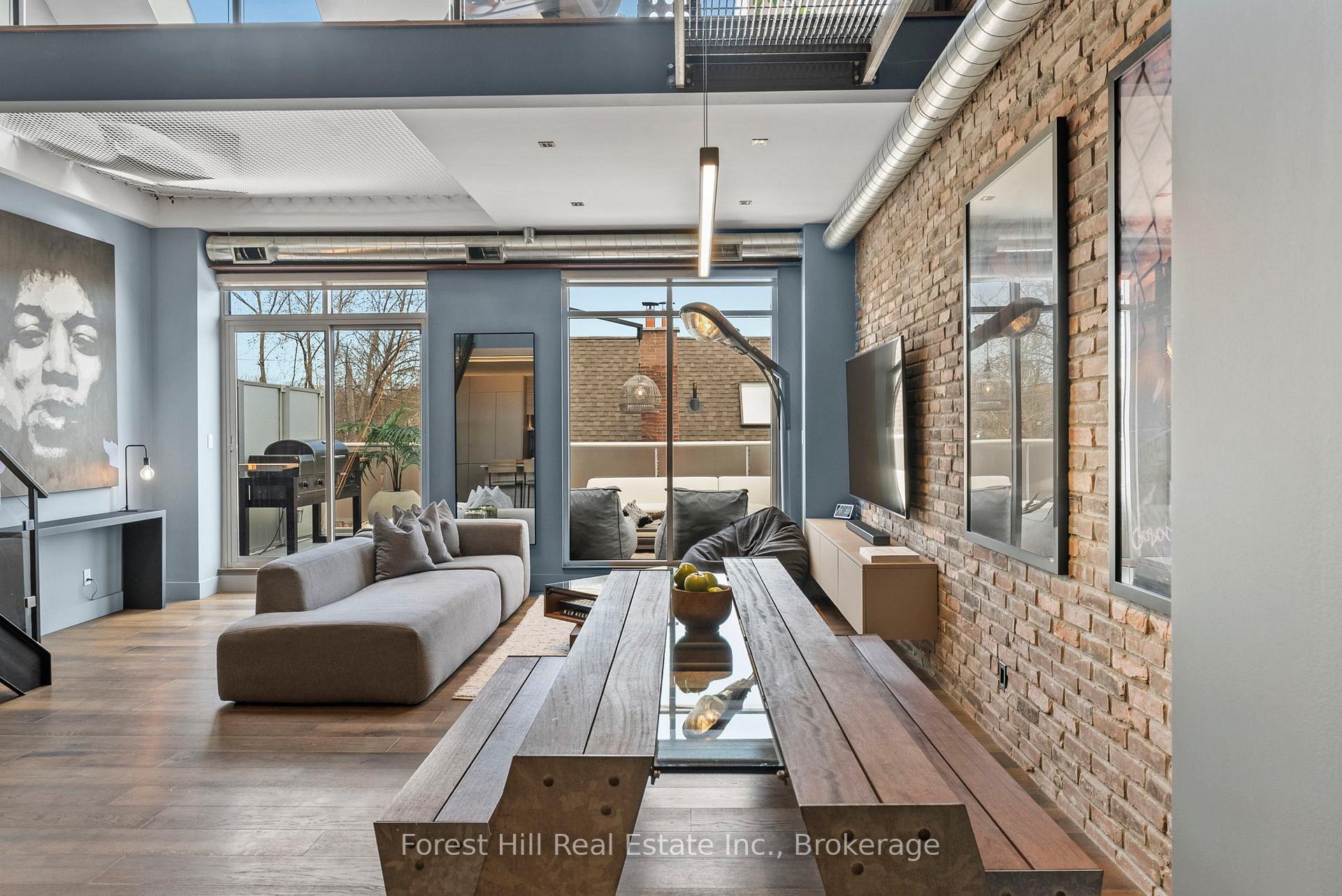Photo 5 of Unit 306, 1842 Queen Street E, Toronto, The Beaches — HOMEH