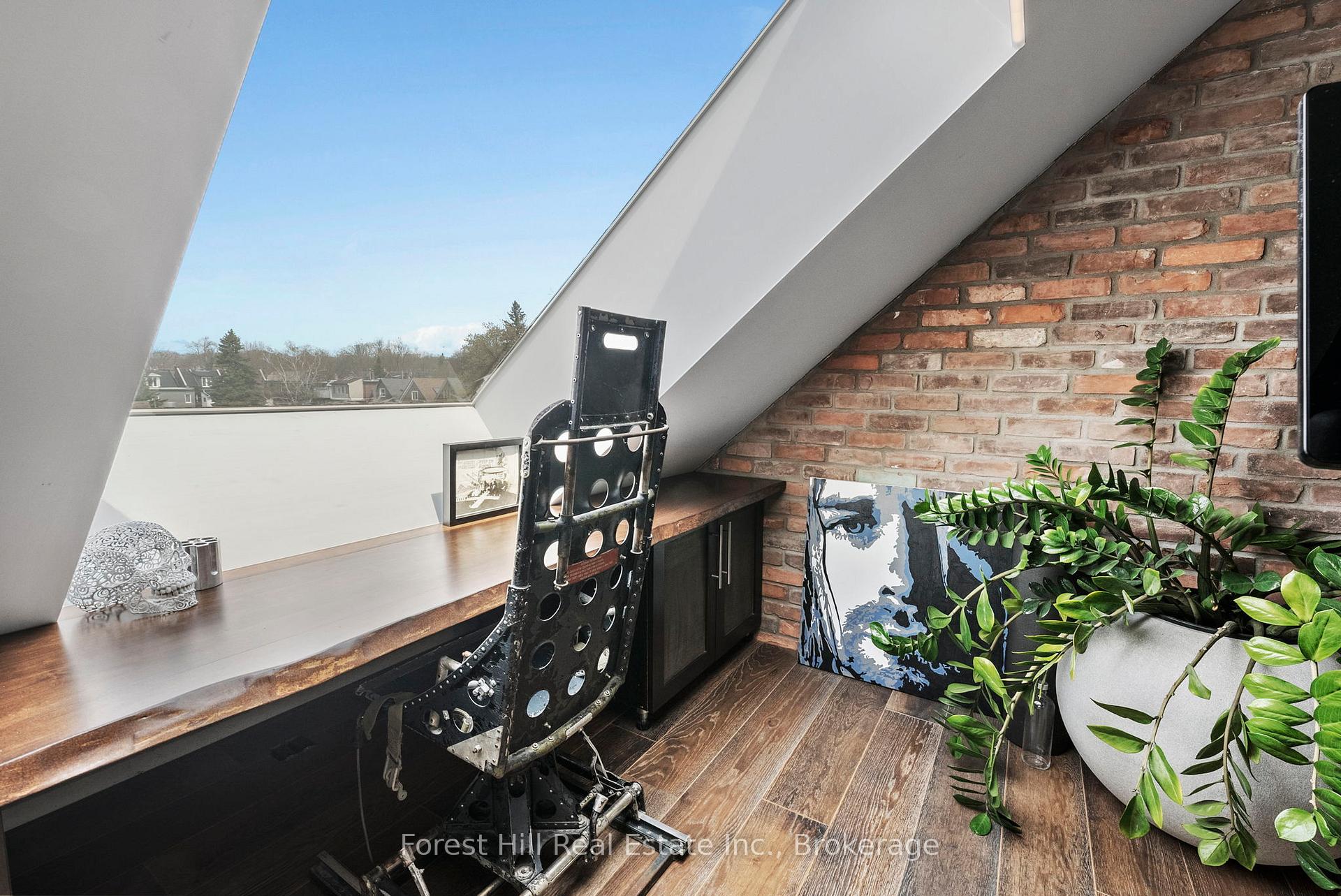 Photo 3 of Unit 306, 1842 Queen Street E, Toronto, The Beaches — HOMEH