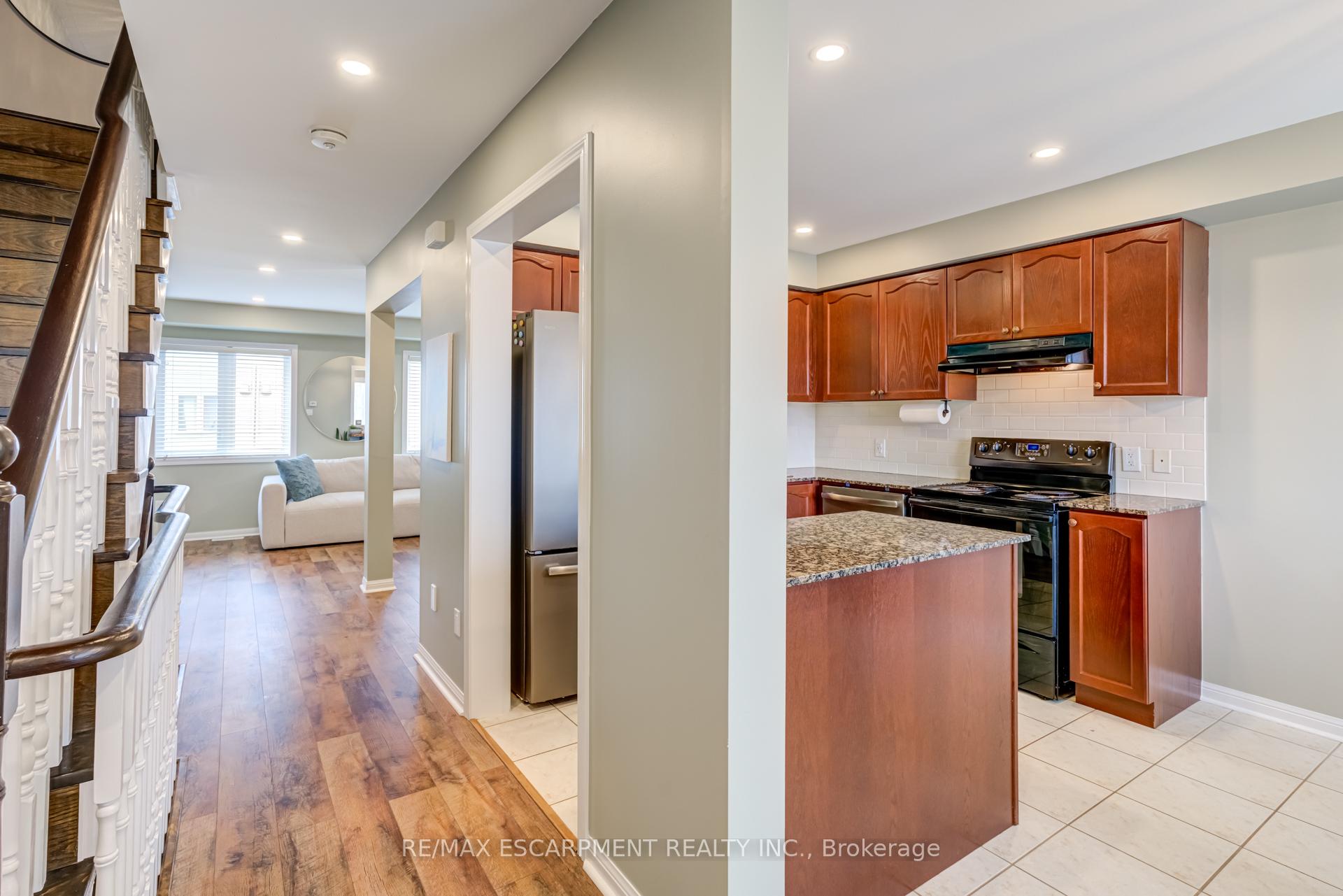 Photo 16 of Unit 67, 470 Beach Boulevard, Hamilton, Hamilton Beach — HOMEH