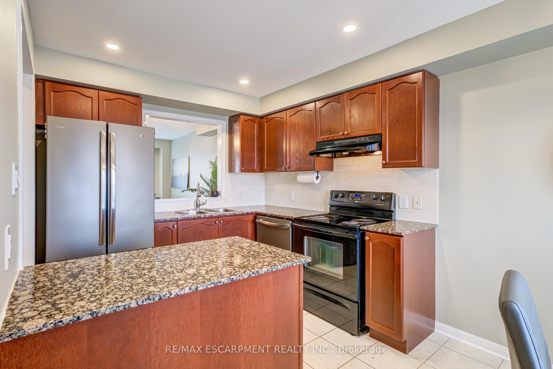 Photo 17 of Unit 67, 470 Beach Boulevard, Hamilton, Hamilton Beach — HOMEH
