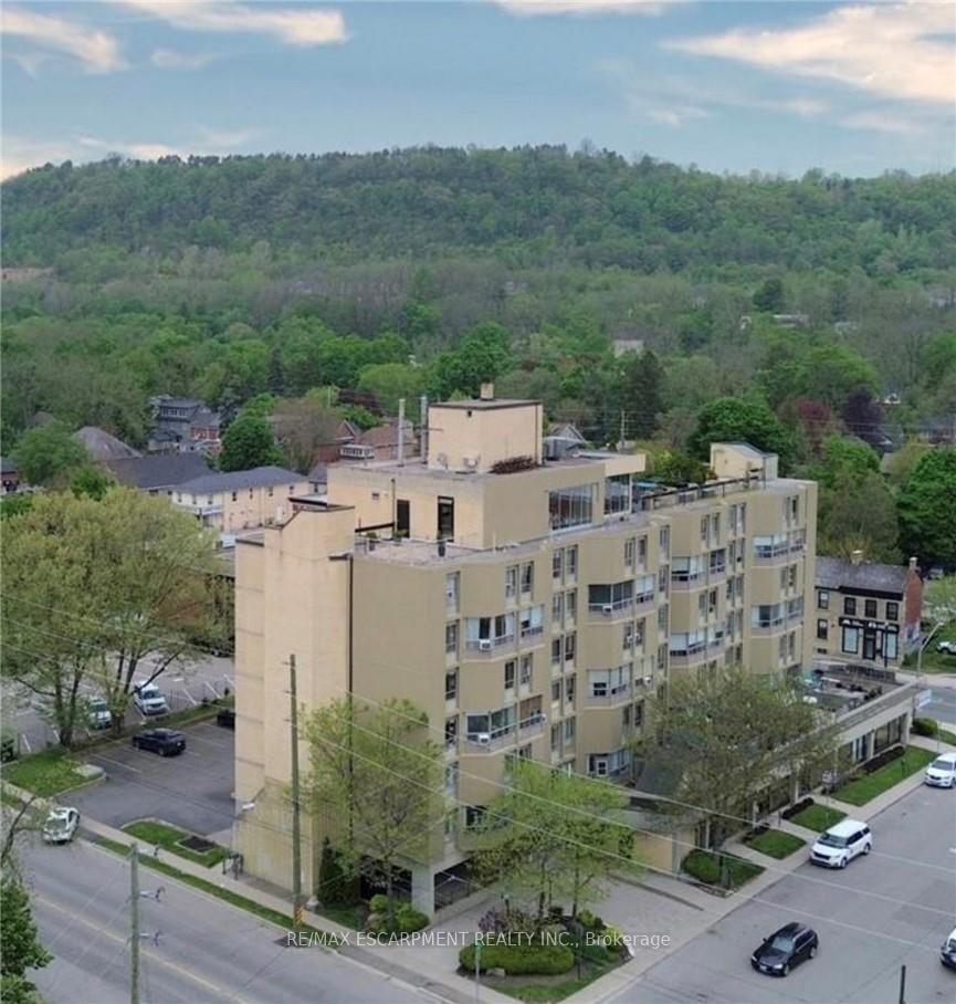 Photo 3 of Unit 209, 10 John Street, Hamilton, Dundas — HOMEH