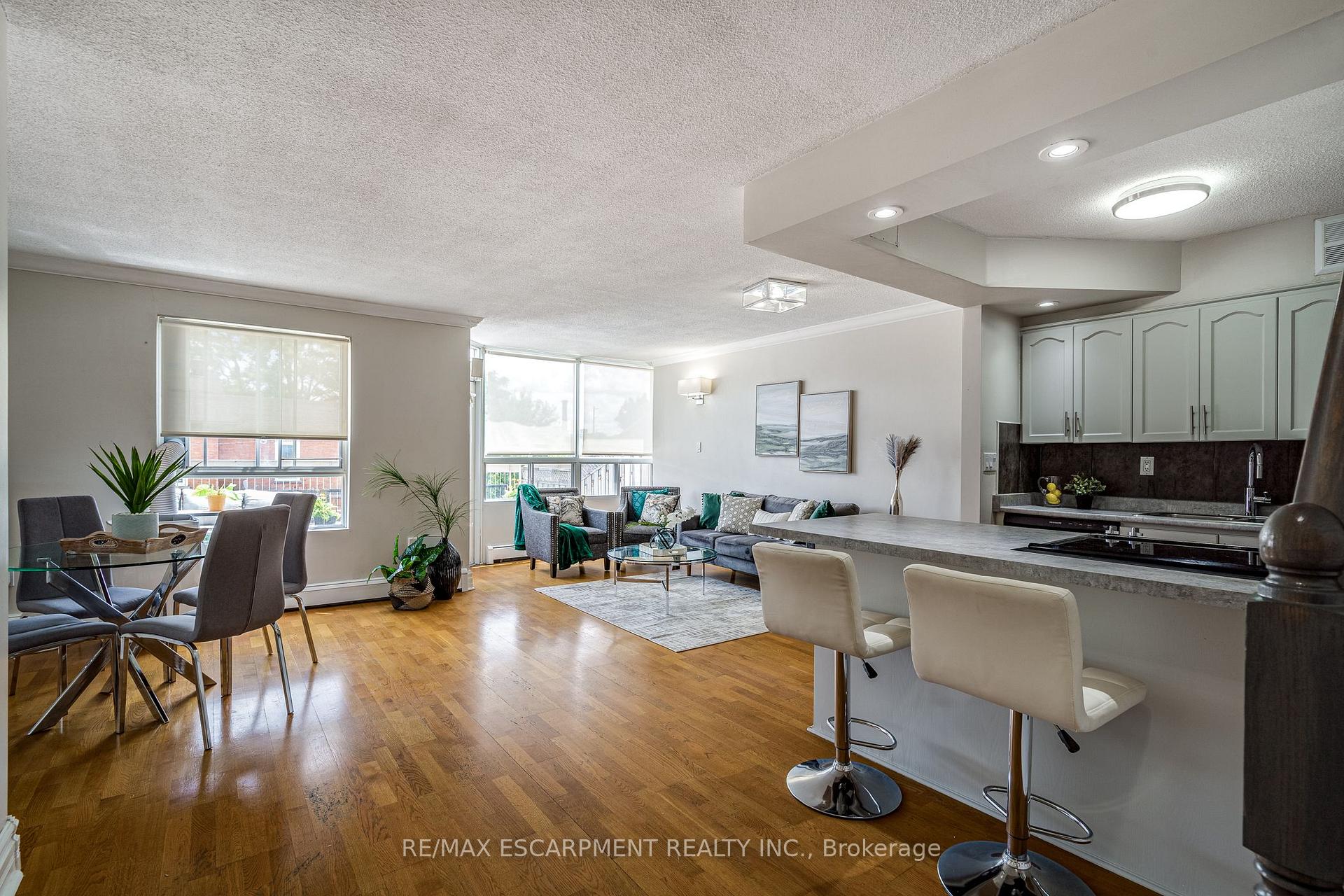 Photo 9 of Unit 209, 10 John Street, Hamilton, Dundas — HOMEH