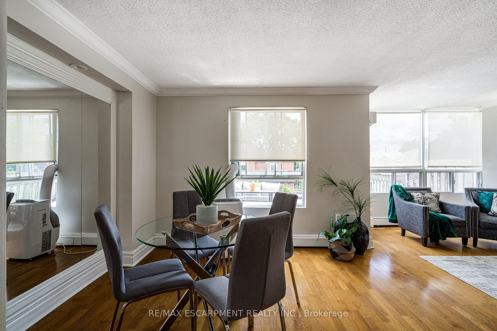 Photo 12 of Unit 209, 10 John Street, Hamilton, Dundas — HOMEH