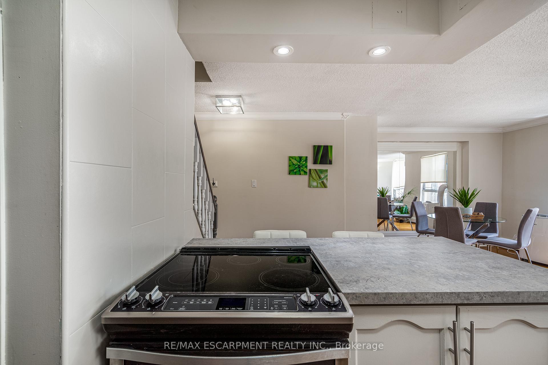 Photo 23 of Unit 209, 10 John Street, Hamilton, Dundas — HOMEH