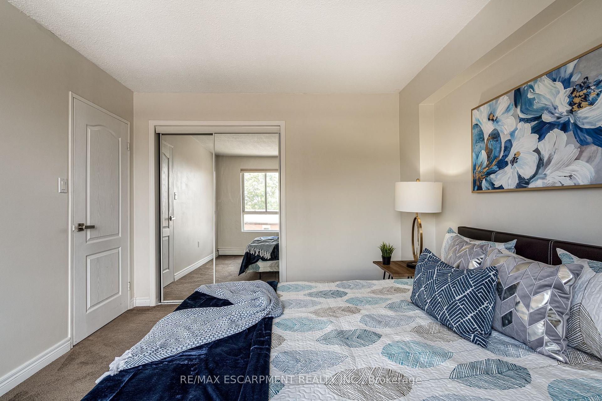 Photo 20 of Unit 209, 10 John Street, Hamilton, Dundas — HOMEH