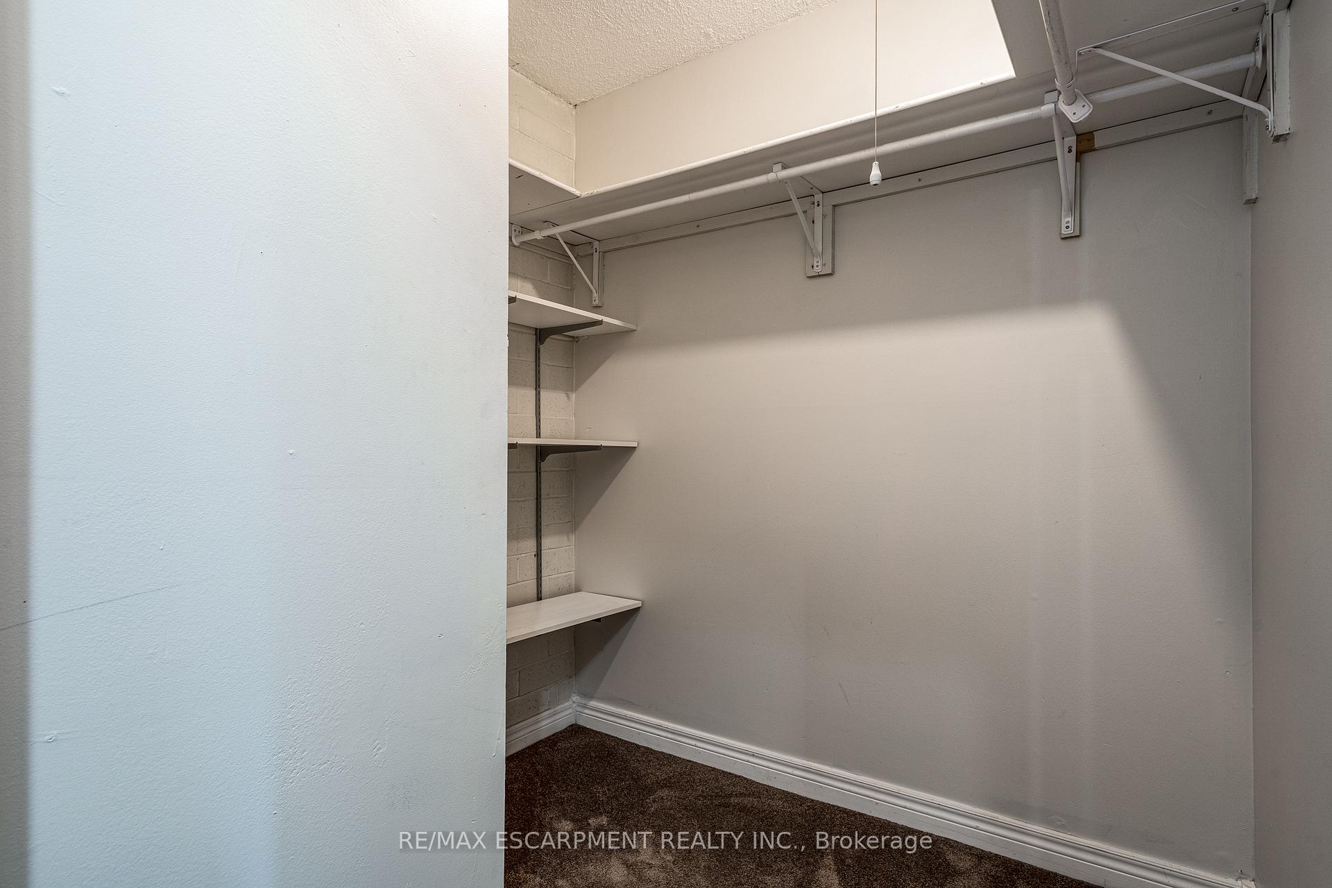 Photo 14 of Unit 209, 10 John Street, Hamilton, Dundas — HOMEH